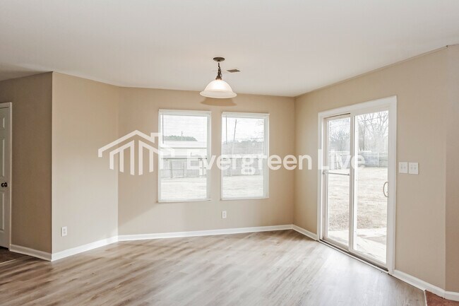 Building Photo - 212 Sagebrook Dr