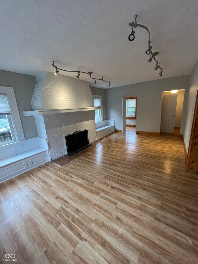 Building Photo - 315 E 33rd St