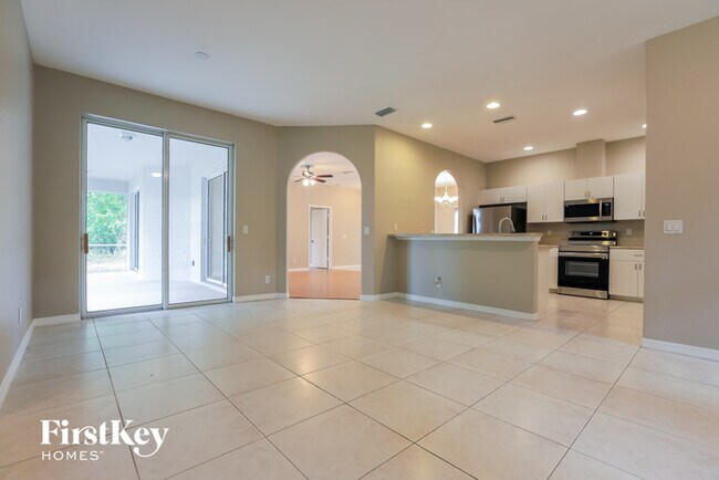 Building Photo - 2786 Trilby Ave