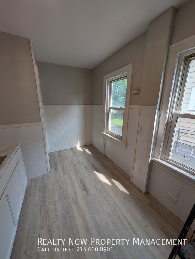 Foto del edificio - 3709 E 103rd St