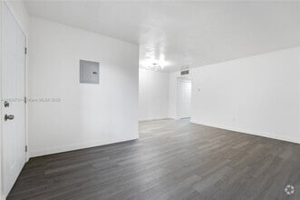 Building Photo - 610 NE 123rd St