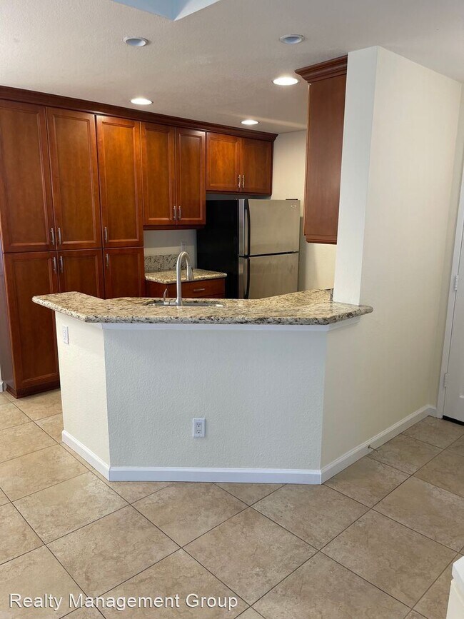 Building Photo - 2 br, 2 bath House - 7083 Camino Degrazia ...