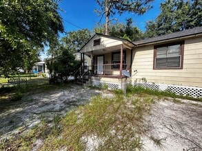 Building Photo - 2057 Brackland St