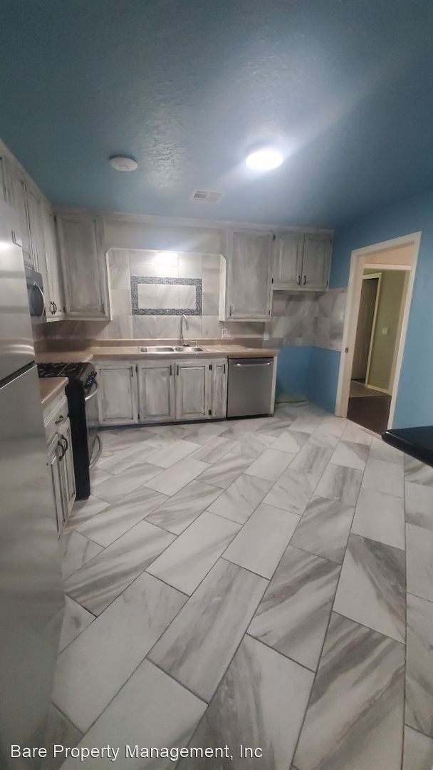 Foto del edificio - 3 br, 2.5 bath House - 718 E Johnson Street
