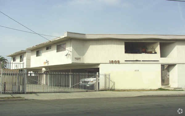 Primary Photo - 1805 S Rimpau Blvd