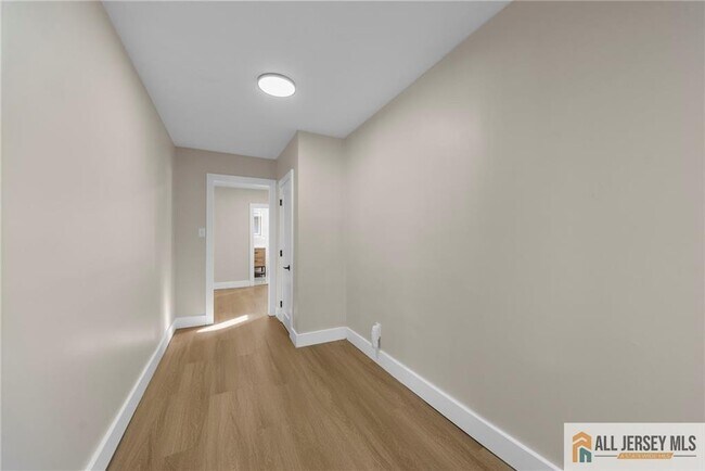 Building Photo - 1608 Brunswick Ave