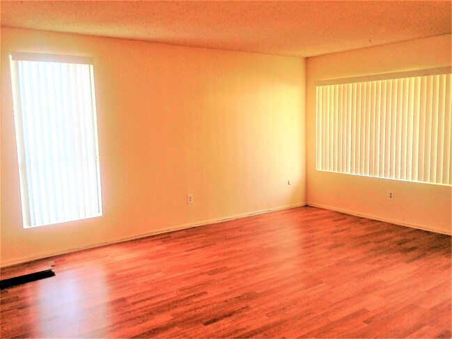 Living Room - 640 W 3rd St