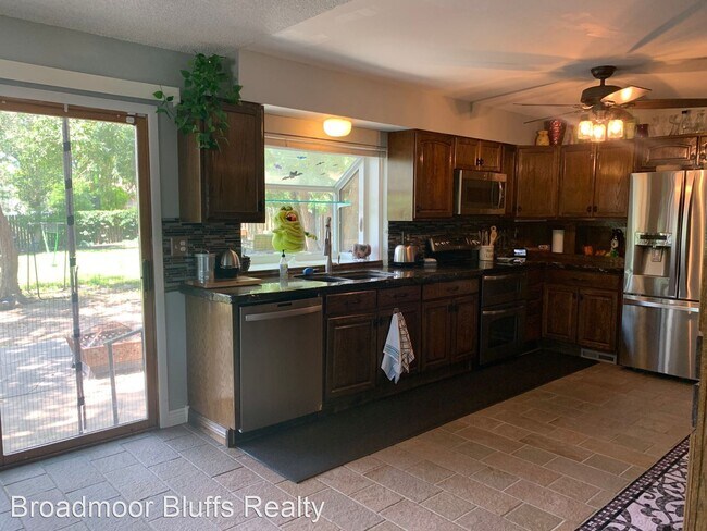 Foto del edificio - 4 br, 2.5 bath House - 965 Brighton Way