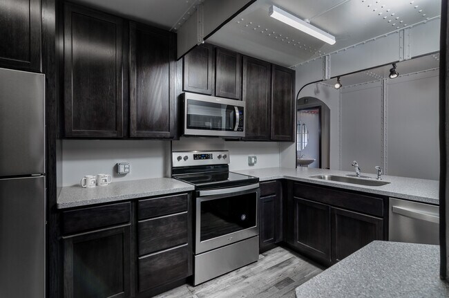 Foto del edificio - Jailhouse & Sheriff's Apartments 176 Main St.