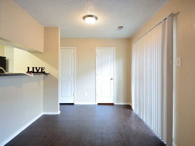 Building Photo - Keystone Townhomes