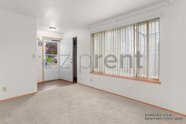 Foto del edificio - 617-613 3 St NE
