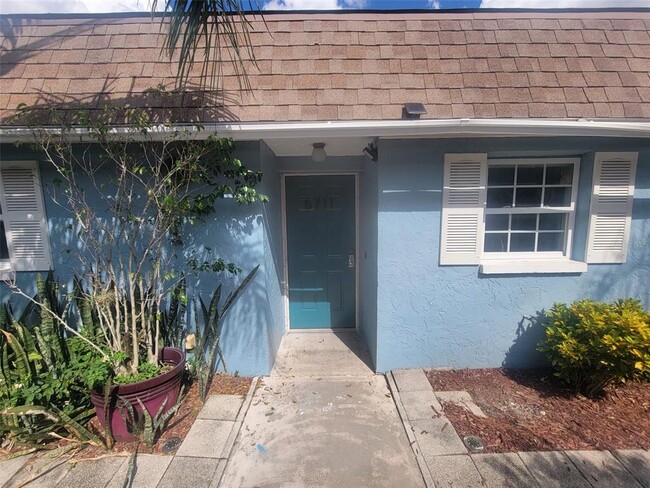 Foto del edificio - 5711 Silver Spur Dr