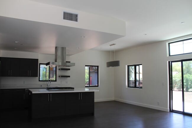 Building Photo - 1220 Rancho Dr