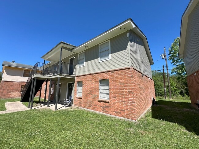 Baker Trails Apartments - Baker Trails Apartments