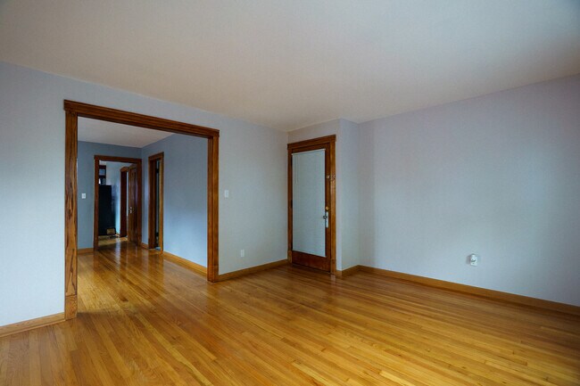 Foto del edificio - 3049 N Kenneth Ave