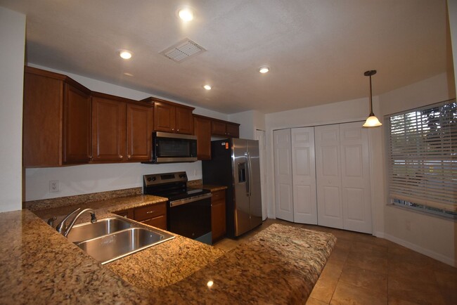 Foto del edificio - Townhome in Wekiva Reserve Half off 1st FU...