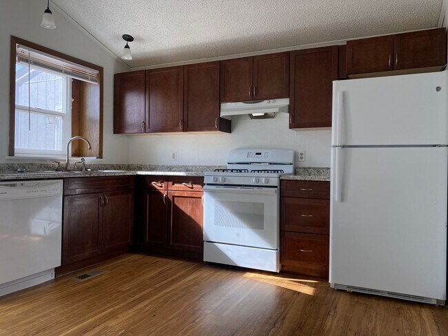 Building Photo - Single Family Home