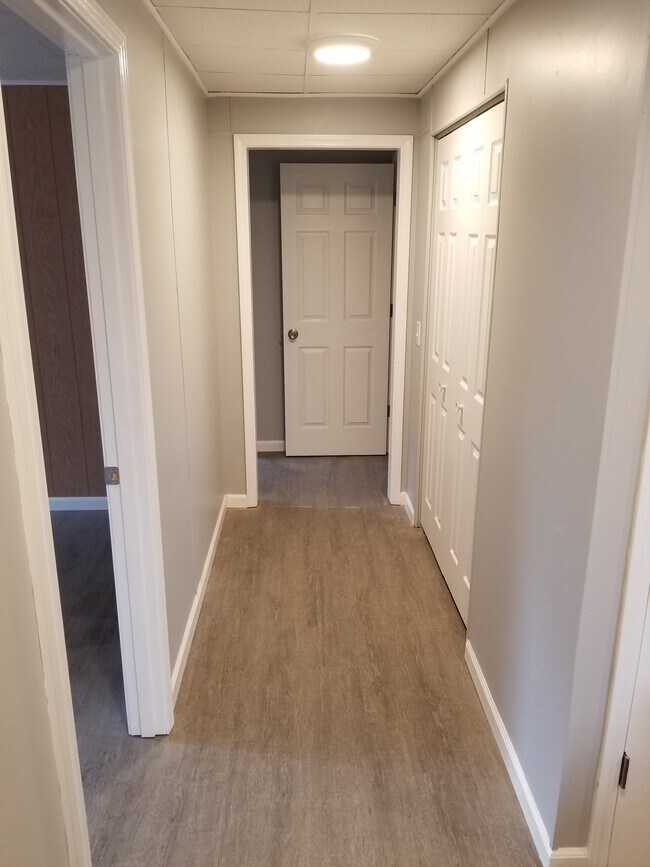 Foto del edificio - 1220 Stoughton Ave