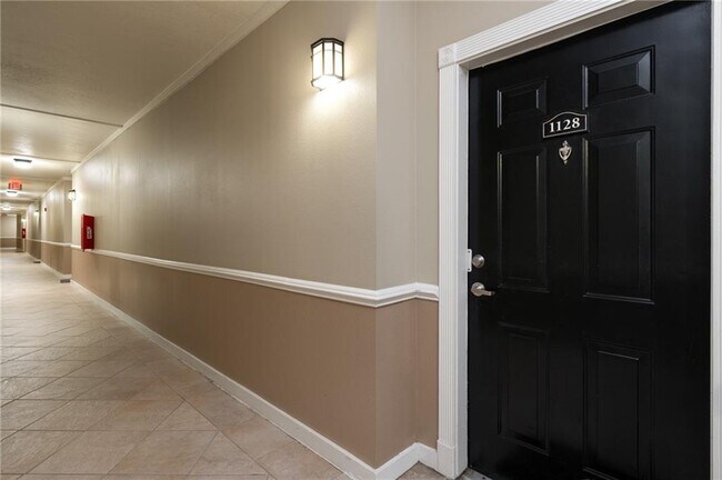 Building Photo - 1128 Westchester Ridge NE