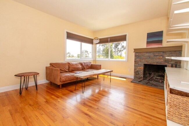 Foto del edificio - Well Maintained & Bright Detached 2 bed / 1 bath Home In Quiet Neighborhood of North Park - Peak ...