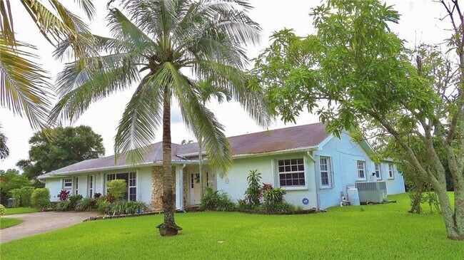 Foto del edificio - 7520 NW 6th Ct