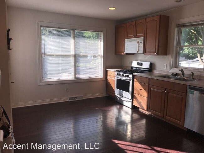 Foto del edificio - 5 br, 2 bath House - 2021 Monroe St