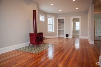 Building Photo - 19 Rowell St