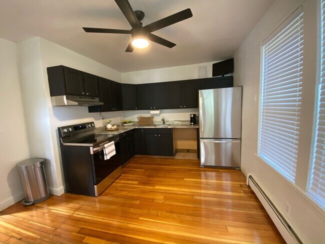 Foto del edificio - 421-427-427 E Water St