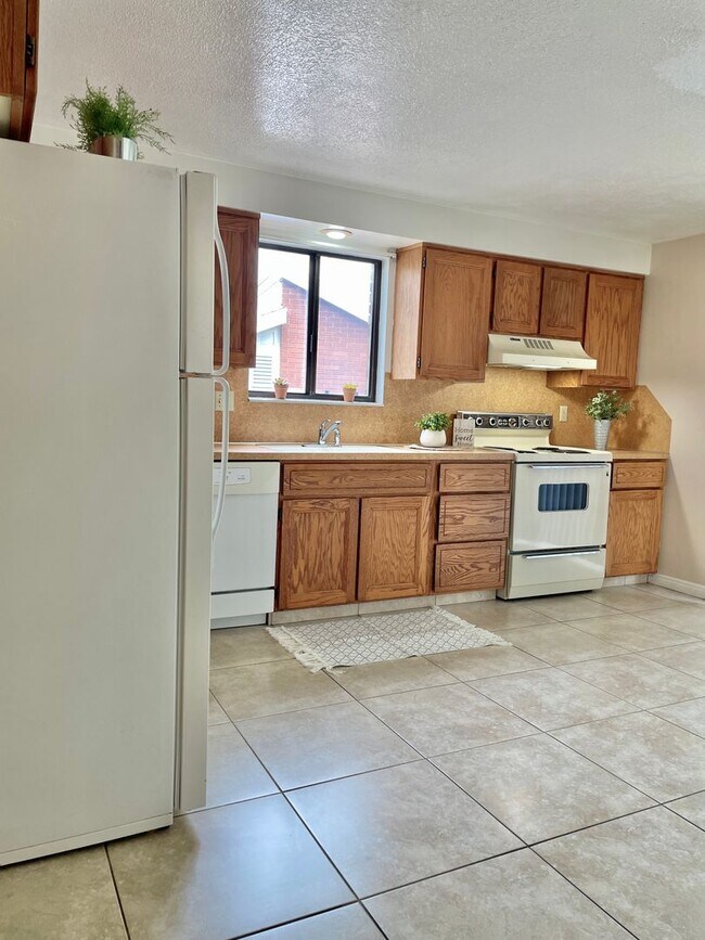 Foto del edificio - 3322 N Fairfield Rd