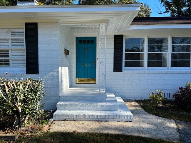 Building Photo - 2001 Michael Terrace