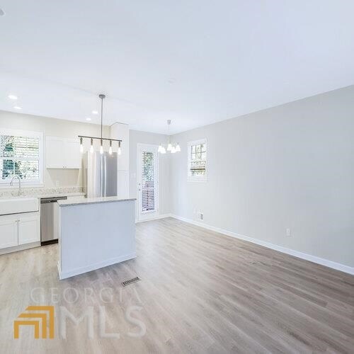 Building Photo - 383 Plainville Dr SW