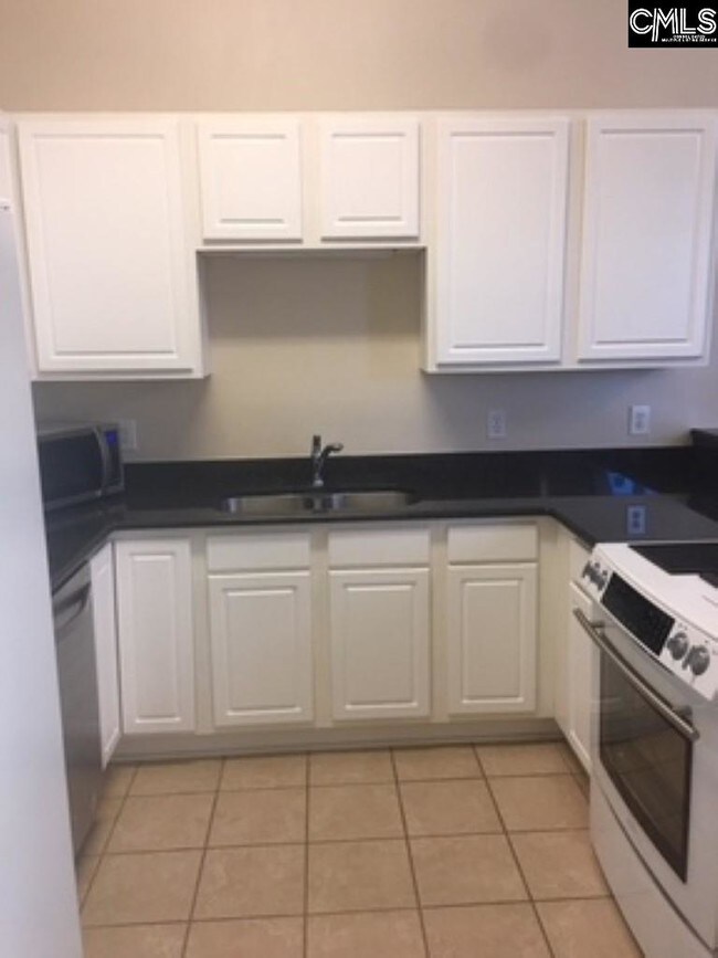 Building Photo - 132 Taylors Hill Dr