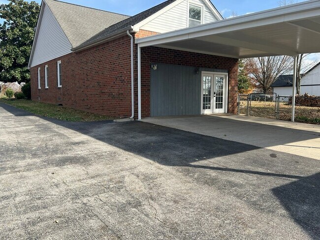 Foto del edificio - 2654 Crosspark Dr