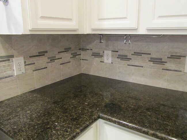 Building Photo - 4150 Greystone Way