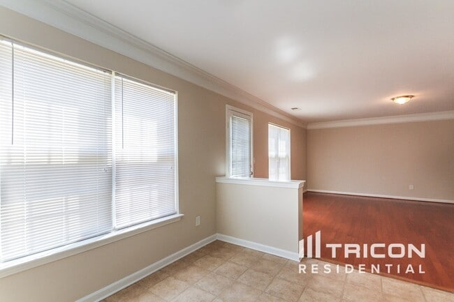 Building Photo - 6724 Commack Dr