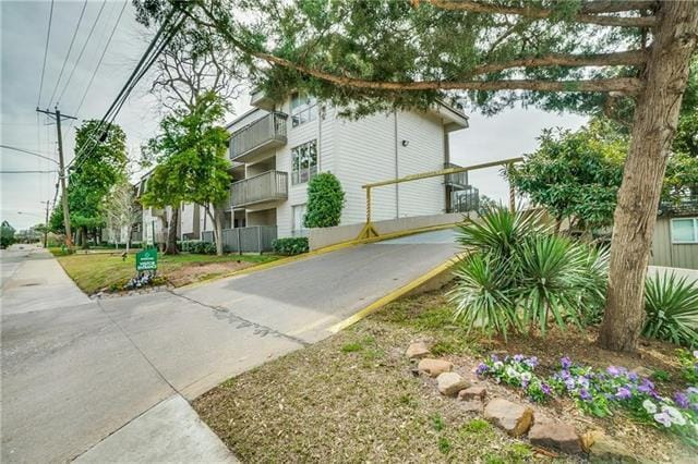 Foto del edificio - 4859 Cedar Springs Rd