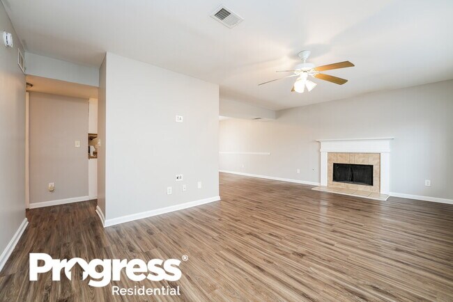 Building Photo - 2855 Robinson Wood Dr
