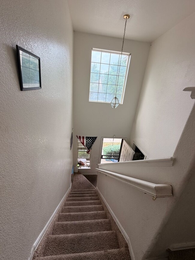 Building Photo - 1295 S Zeno Cir