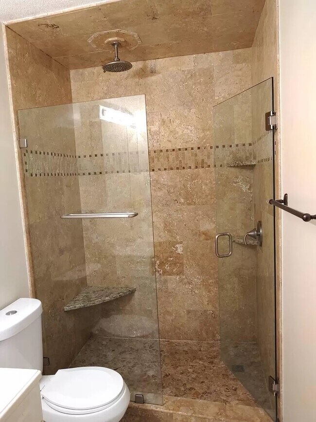 Bathroom - 3208 Joselin Ln
