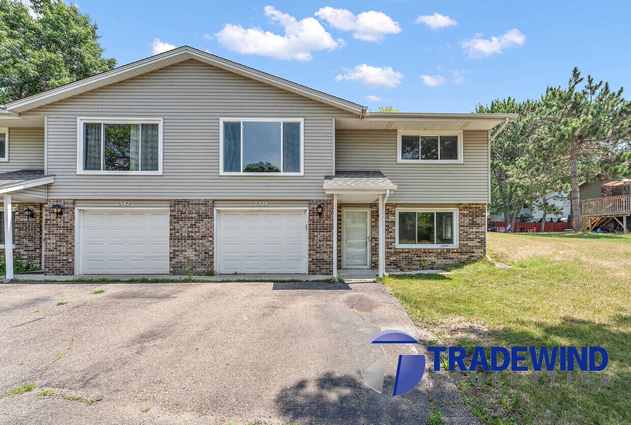 Foto principal - 7328 Rosewood Ln N