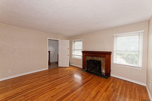 Building Photo - 10 Danker Ave