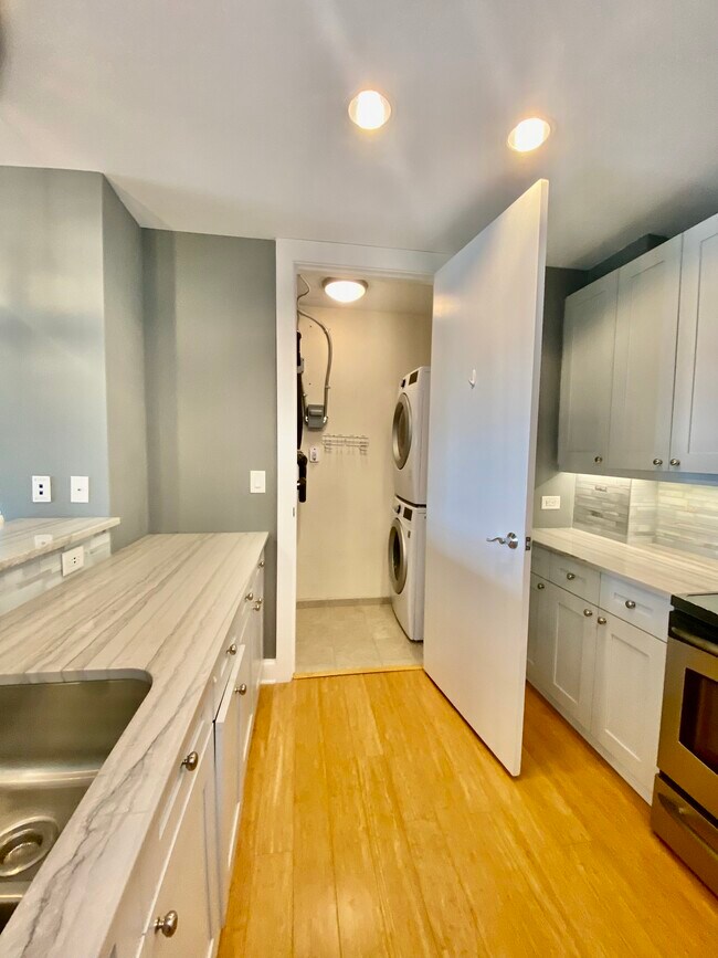 Foto del edificio - 618 N Boylan Ave