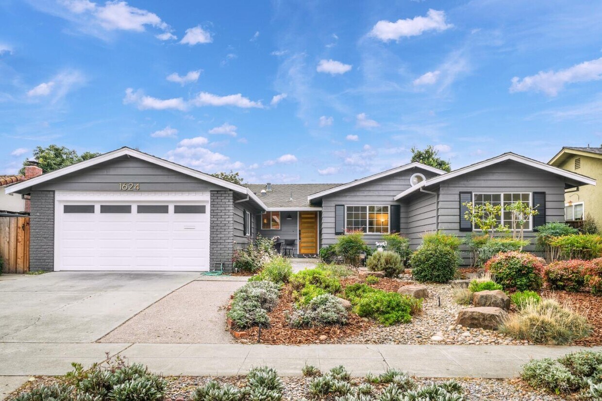 Primary Photo - 1624 Trona Way