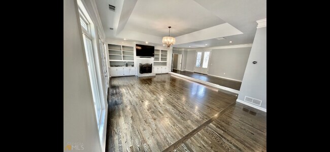 Building Photo - 3815 Grand Forest Dr NW