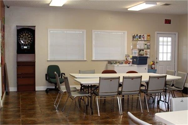 Building Photo - 800 N 123 Byp