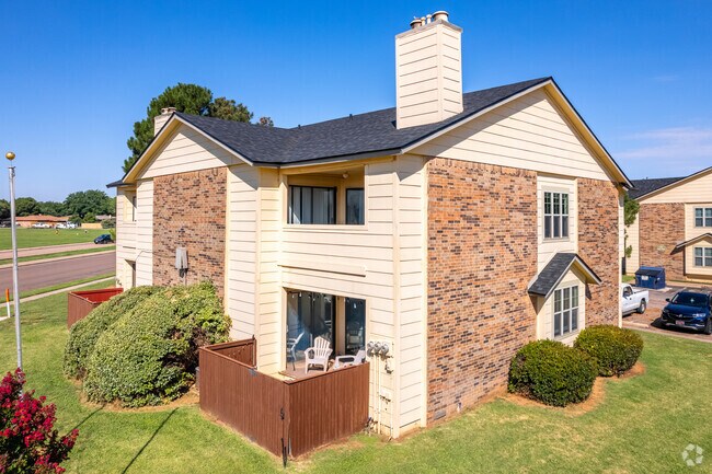 Foto del edificio - Quail Creek Apartments