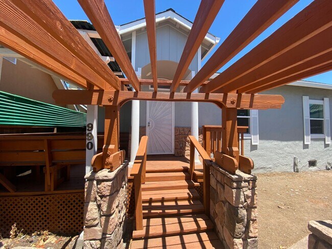 Building Photo - Updated 2bd+/1.5ba House in Sonoma!