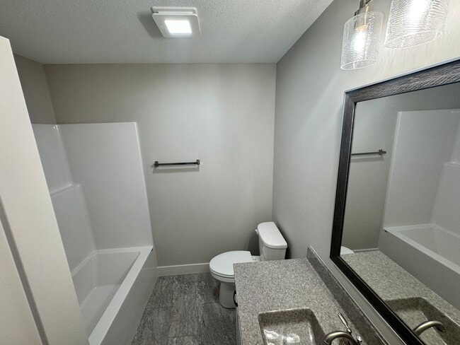 Foto del edificio - BRAND NEW 3-bedroom Duplex in Irvine Acres!