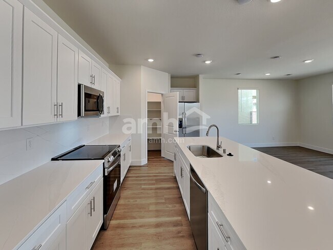 Building Photo - 10366 Beaver Tail St