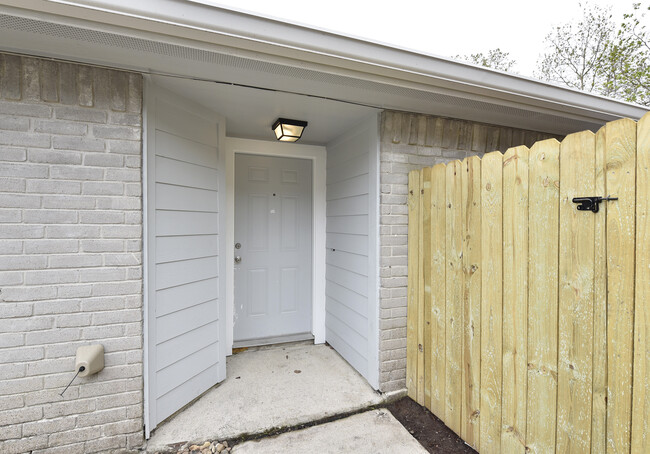 Front Door - 22533 Tree House Ln